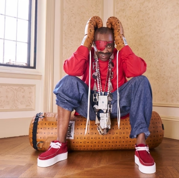 MCM X EVERLAST VISETOS COGNAC LIMITED EDITION PUNCHING BAG - Picture 1 of 2